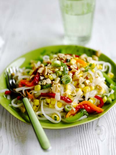 Pepper &amp; noodle salad