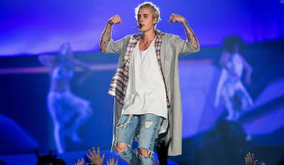 Justin Bieber is back at the AccorHotels Arena